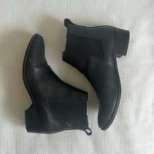 Steve Madden Chelsea boot